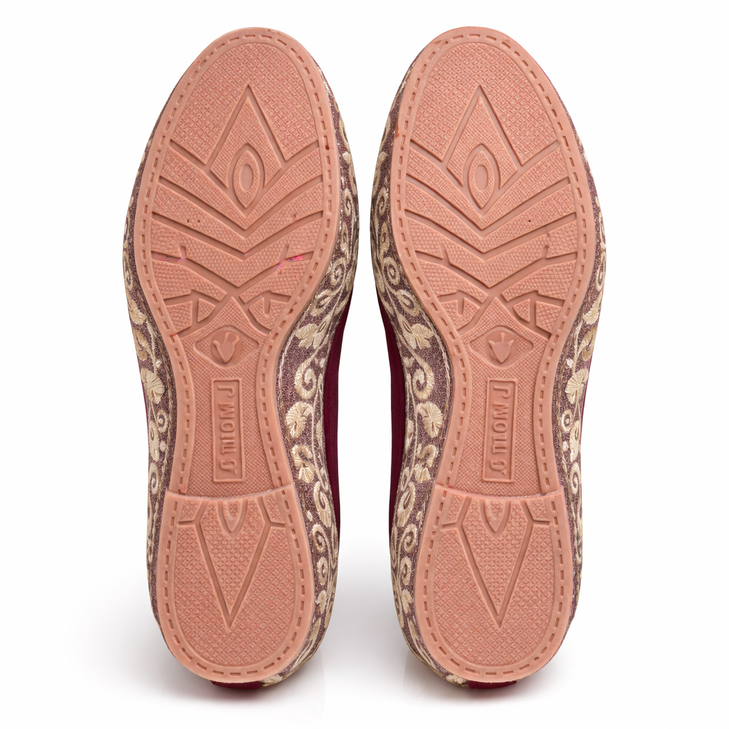 Gold embellished Punjabi jutti by Desi Step London